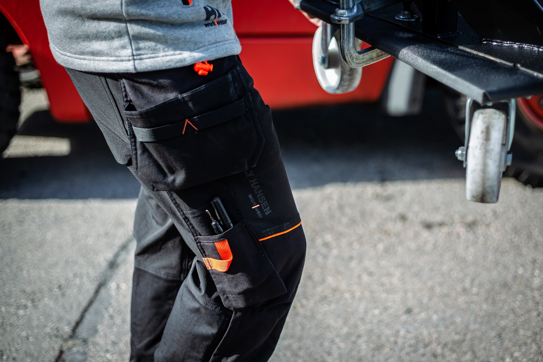 bright_workwear_industrie_helly_hansen
